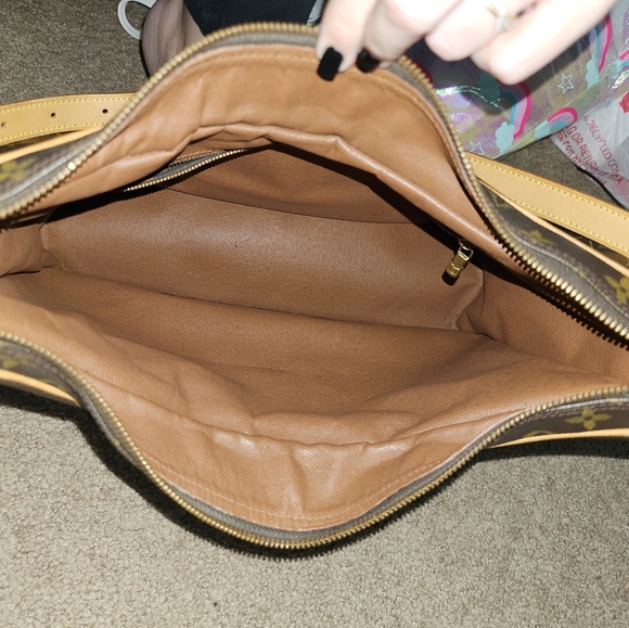 (Authenticated)Louis Vuitton monogram Boulogne 30 shoulder bag - Picture 13 of 15